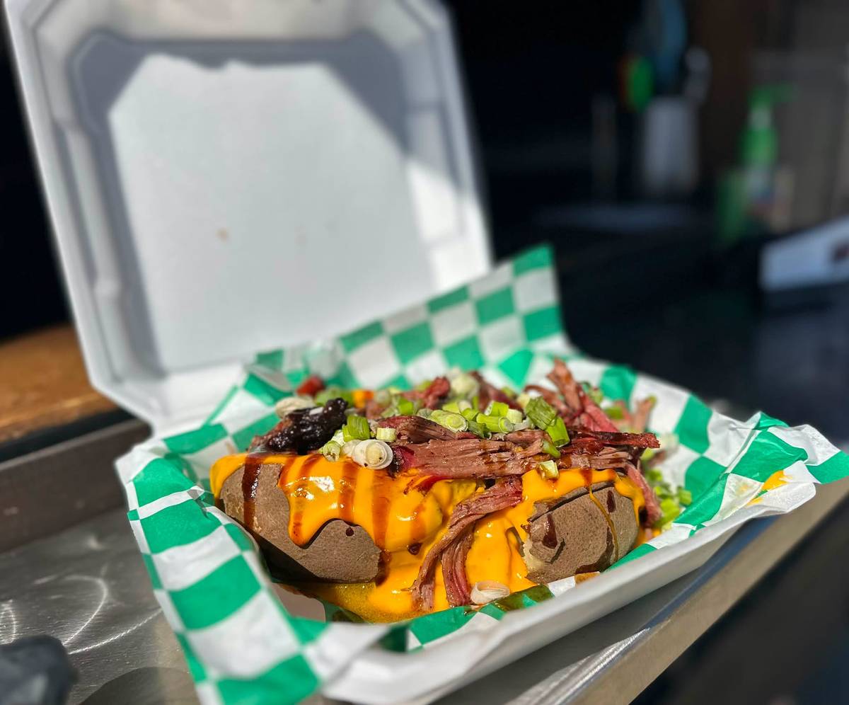 Hillbilly’s BBQ food